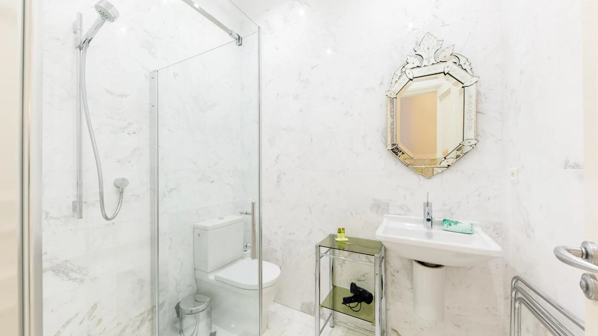 La Perle Luxueux Apt 135M2 Piscine Tennis Plage Privee 로퀴에브륀캡마르탱 아파트