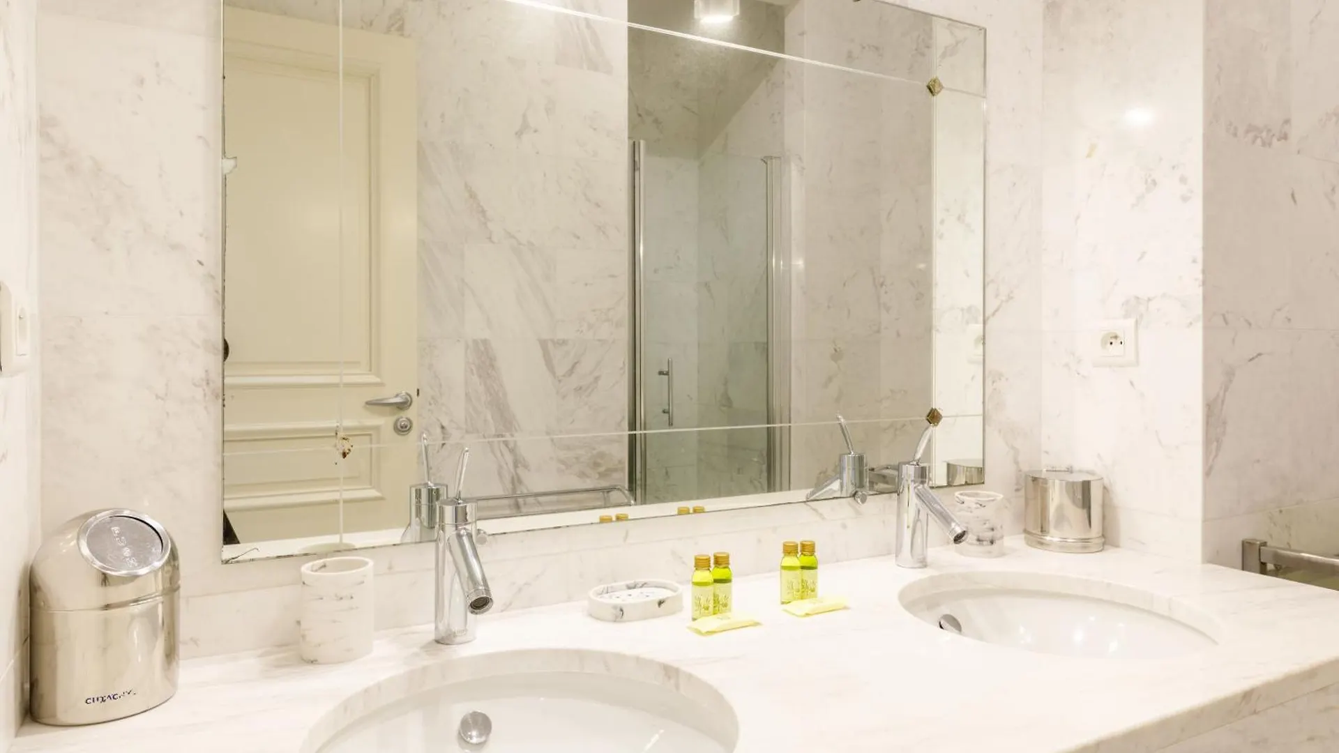 La Perle Luxueux Apt 135M2 Piscine Tennis Plage Privee Roquebrune-Cap-Martin Apartment